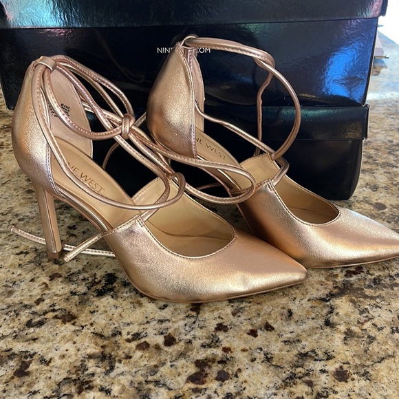 Nine West Ladies Pumps - Picture 2 of 6